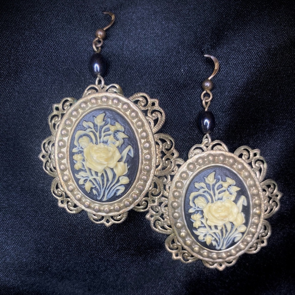 Whimsigoth Floral Cameo Earrings